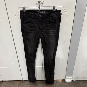 American Eagle Outfitter Black Distressed Super Stretch Jeggings